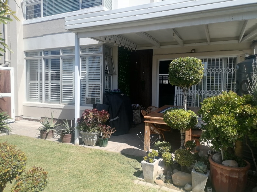 To Let 1 Bedroom Property for Rent in Strand North Western Cape